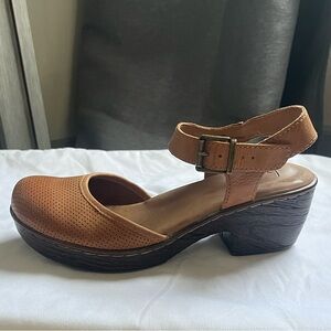 b.o.c. Women's Clog with Heel